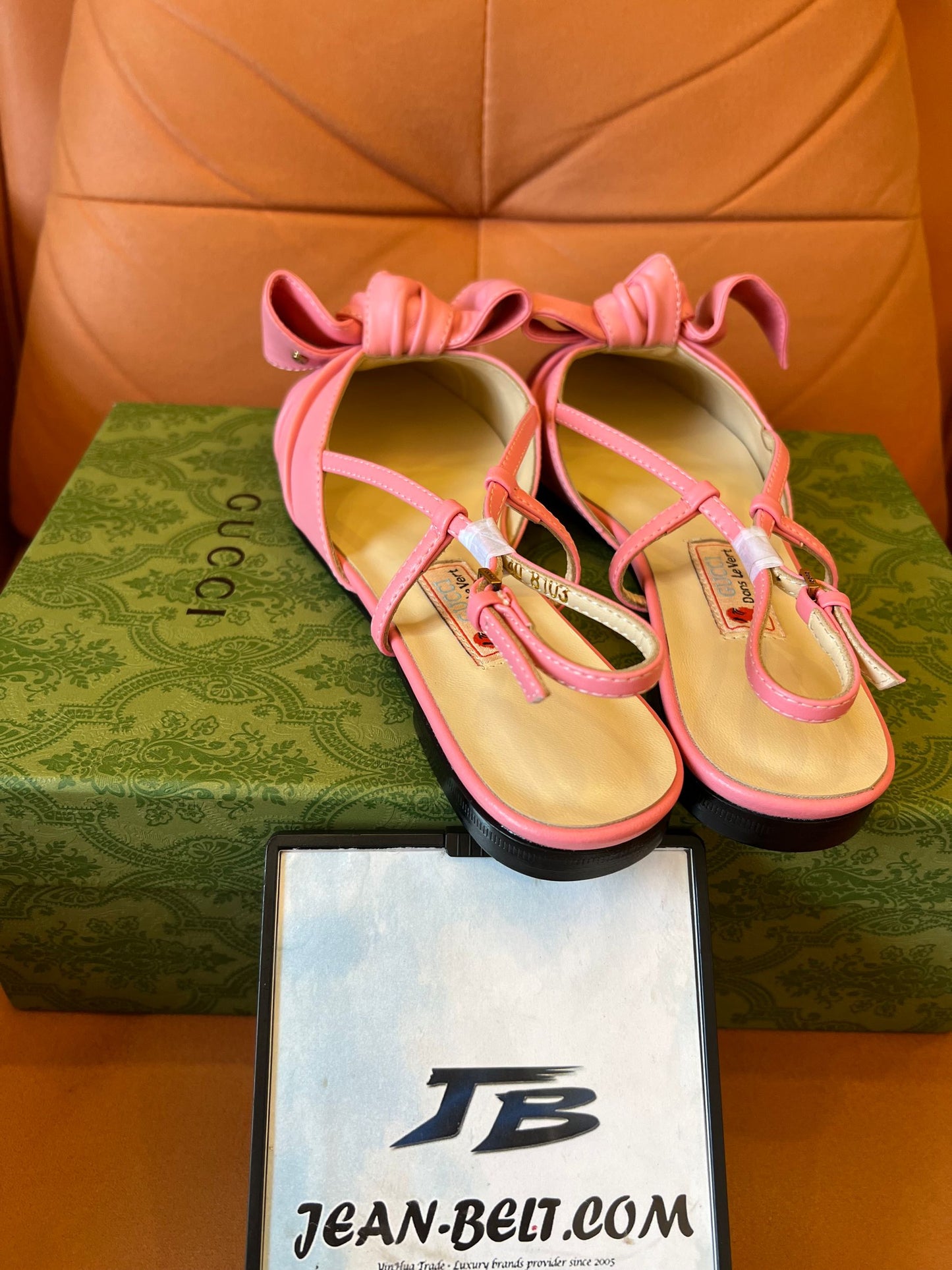 Gucci pink with bow flat sandals