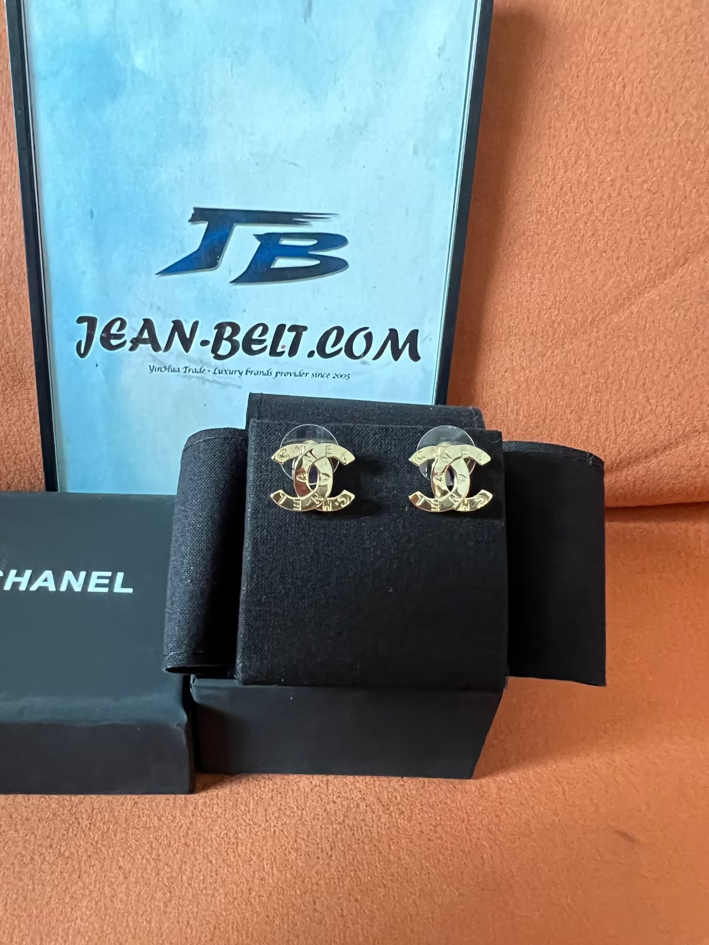 Chanel classic CC logo earrings