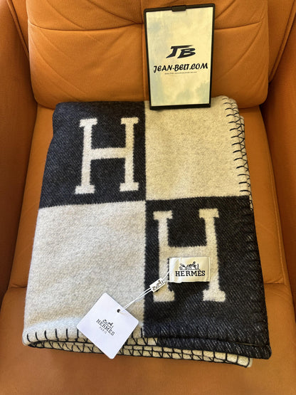 Hermès Avalon throw blanket in black and white