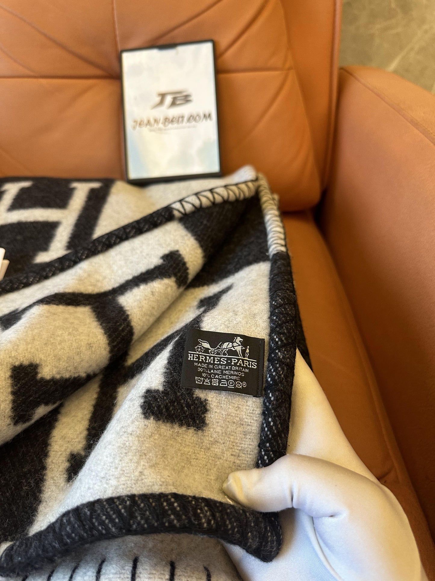 Hermès Avalon throw blanket in black and white