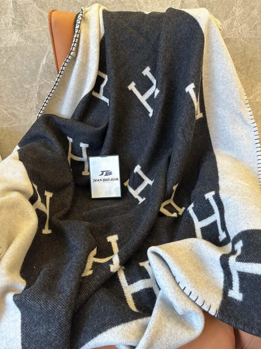 Hermès Avalon throw blanket in black and white