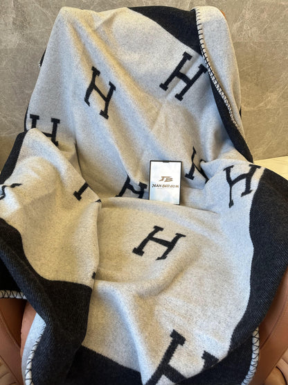 Hermès Avalon throw blanket in black and white