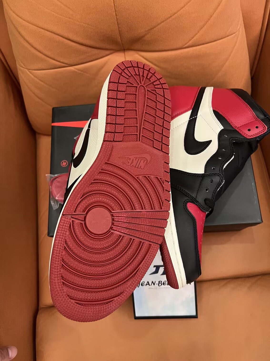 Jordan 1 Retro High Bred Toe Sneaker