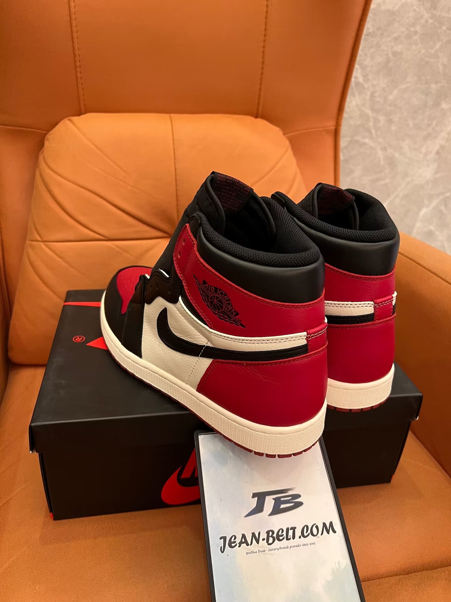 Jordan 1 Retro High Bred Toe Sneaker