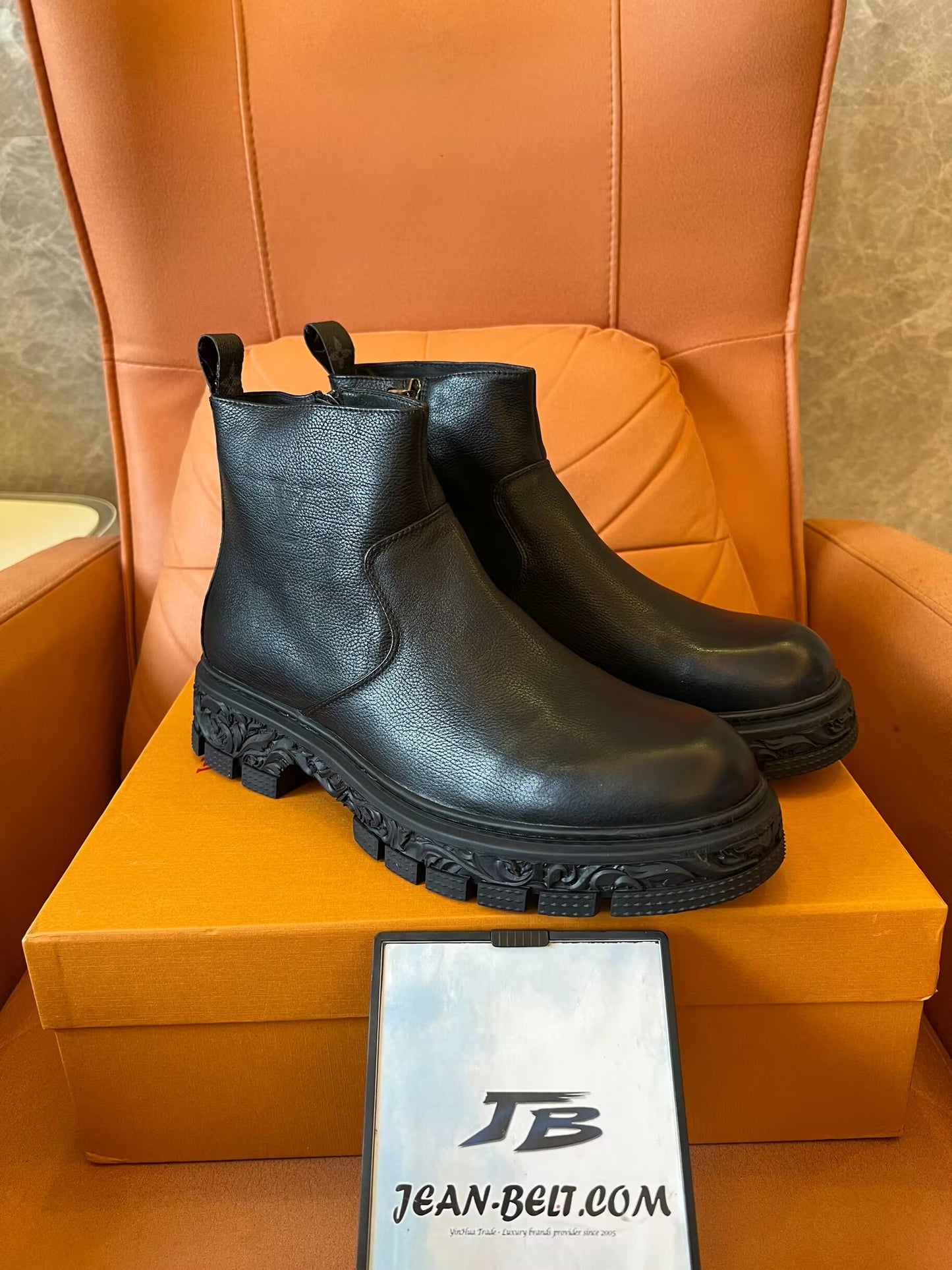 Louis Vuitton baroque chelsea boot black