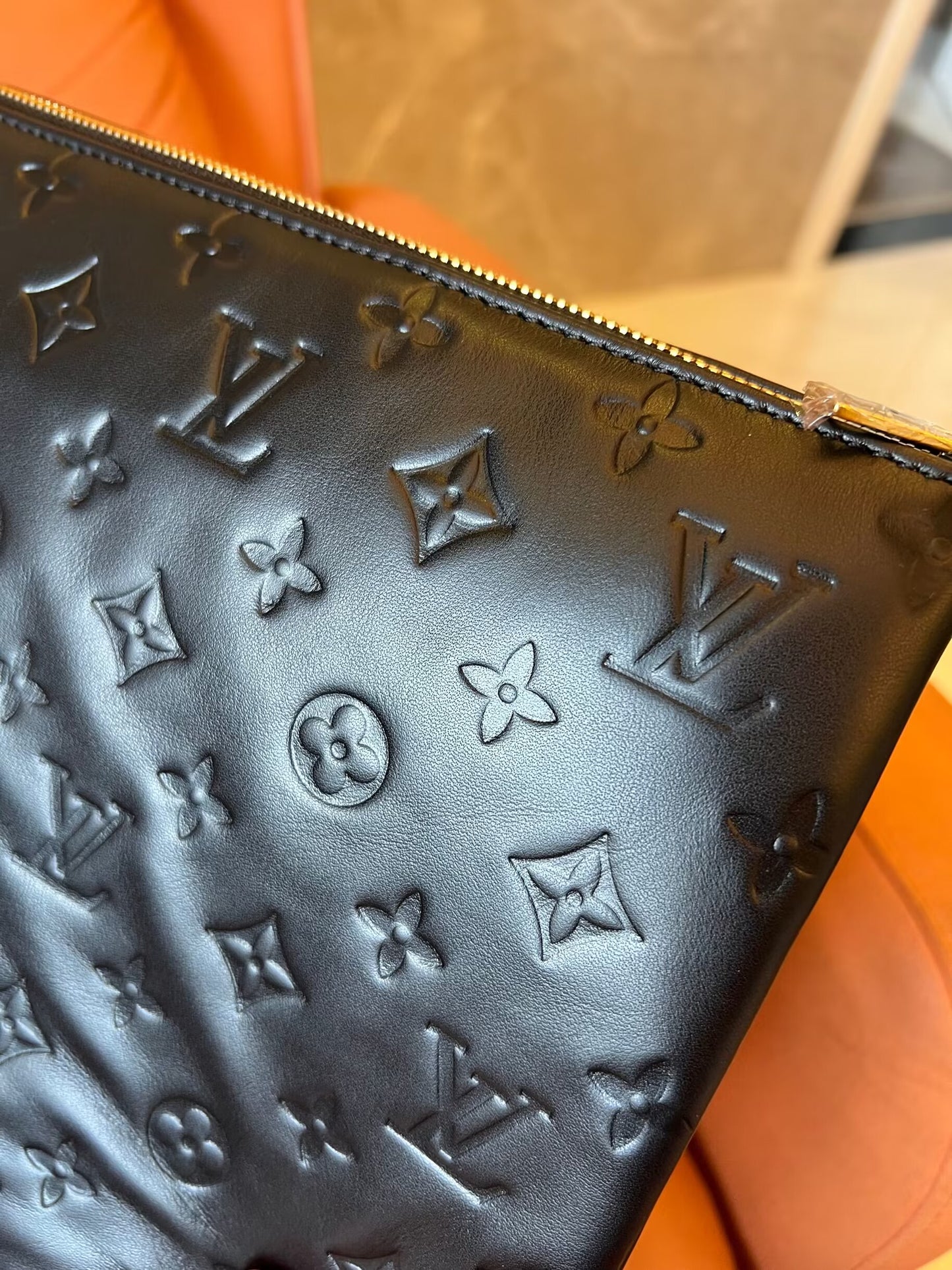 Louis Vuitton noir puffy coussin mm bag