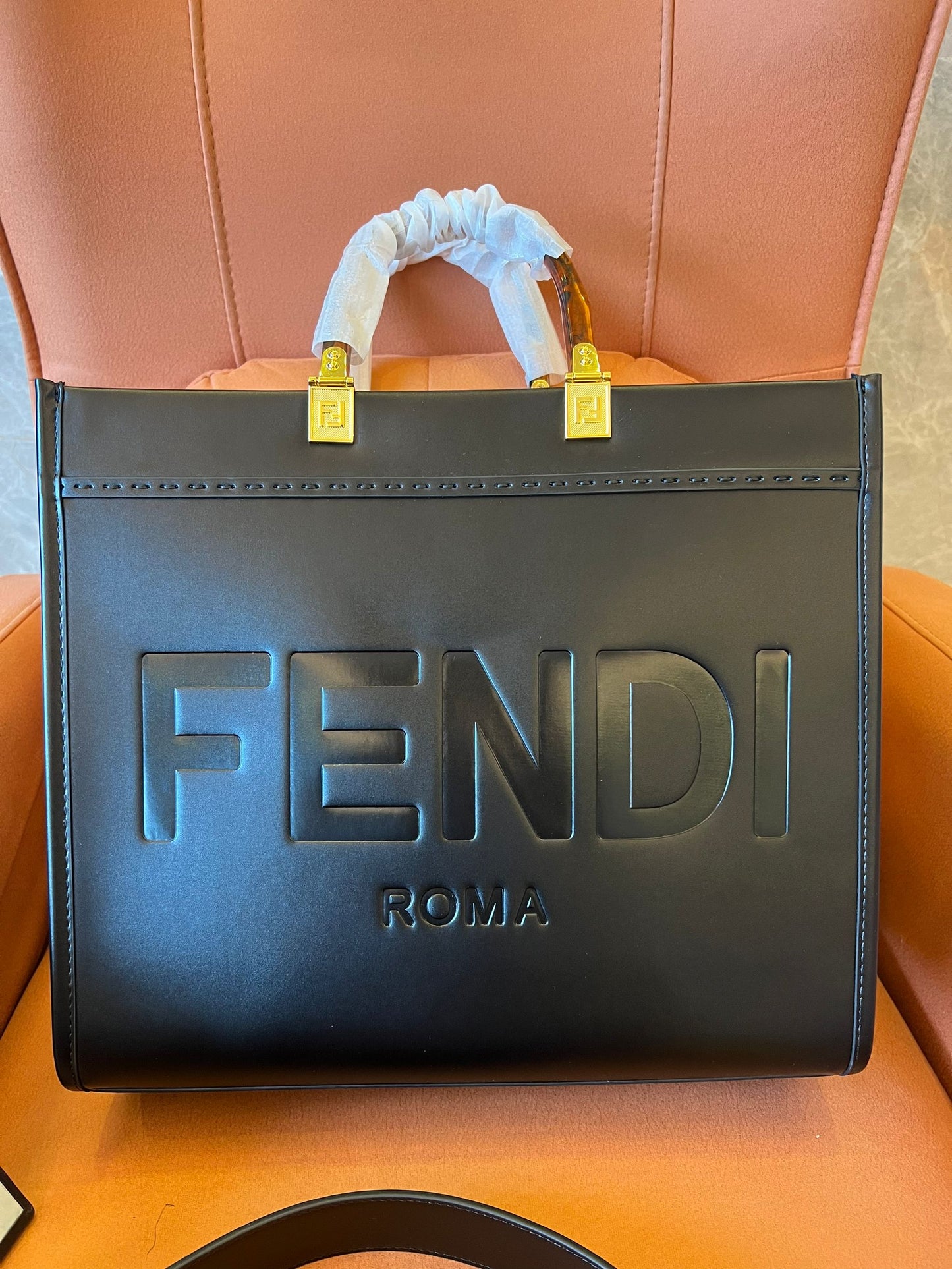 Fendi sunshine large black leather shopper with strap