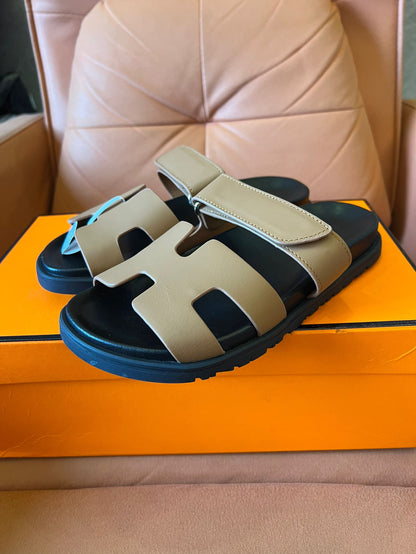 Hermès chypre sandals in beige leather