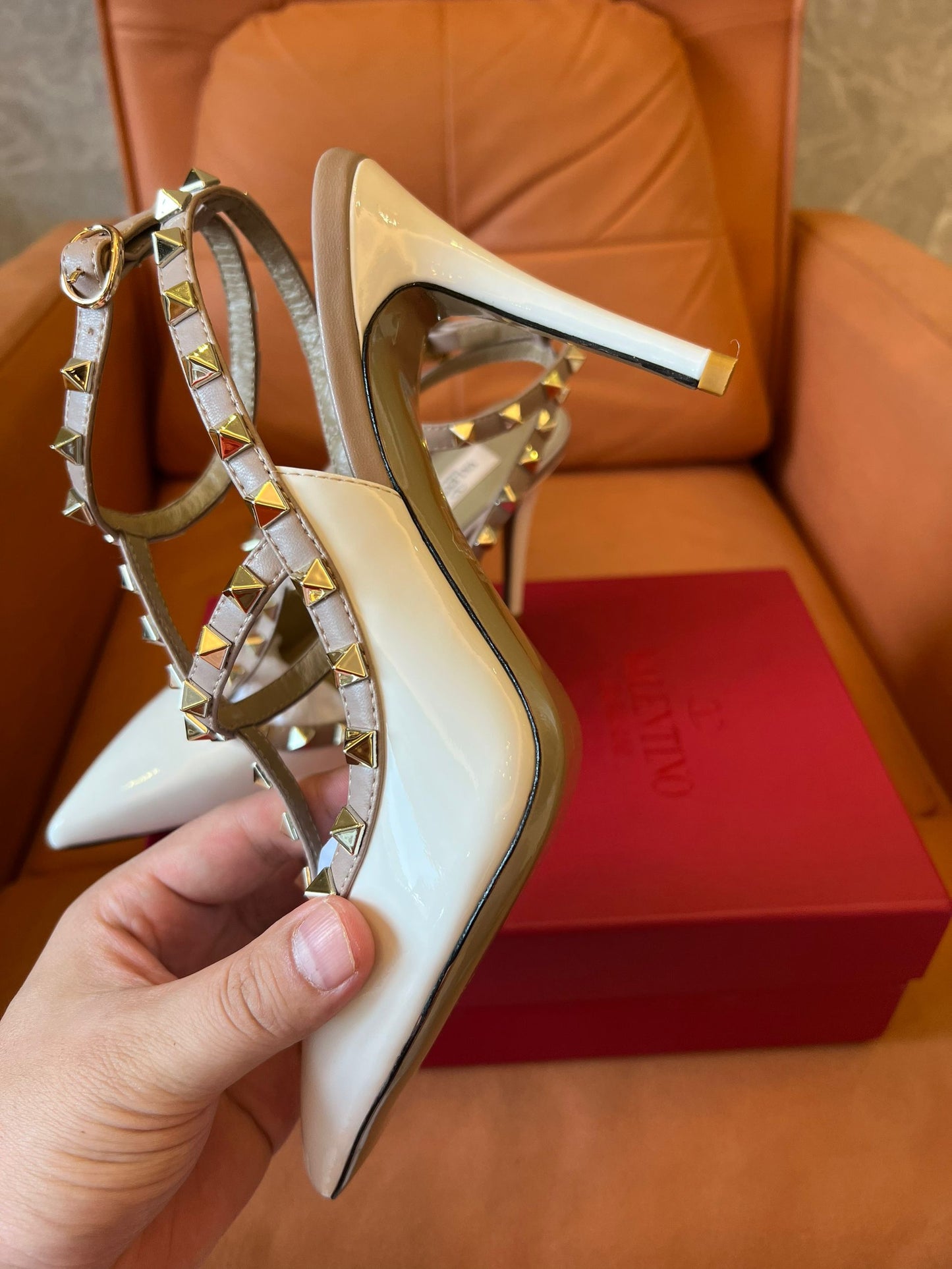 Valentino Rockstud rivet shoes high heels women′s shoes