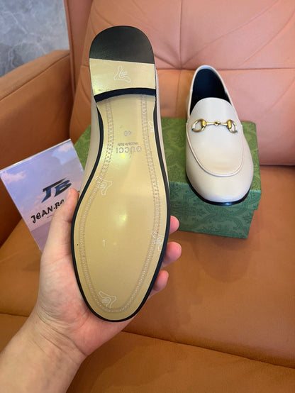 Gucci Horsebit leather loafers in ivory