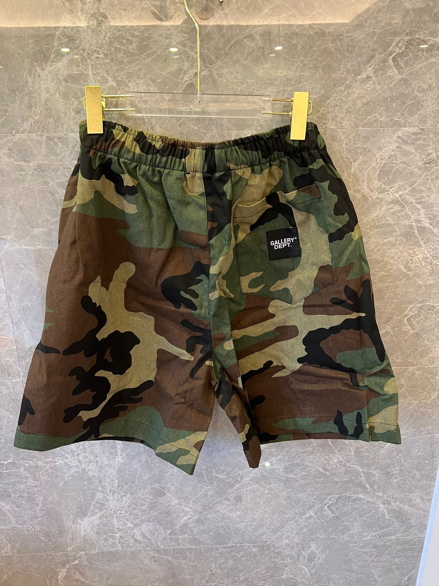 Gallery Dept. camo print cotton shorts