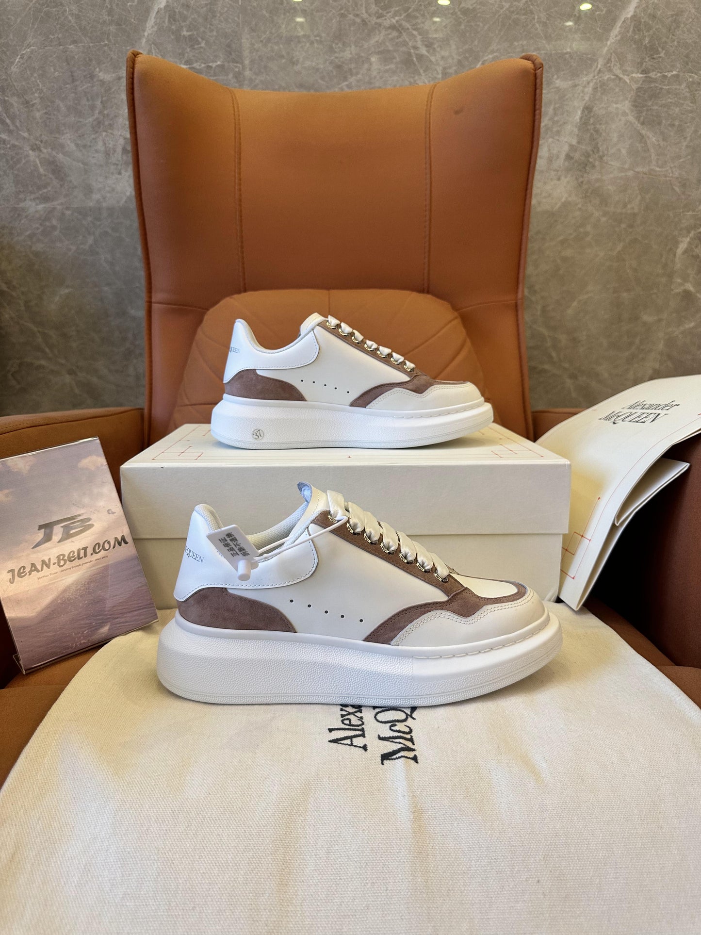 Alexander McQueen Oversized sneakers in beige suede and white leather