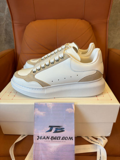 Alexander McQueen Oversized Sneakers in beige and white leather