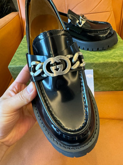 Gucci lug sole leather loafers with interlocking GG chain