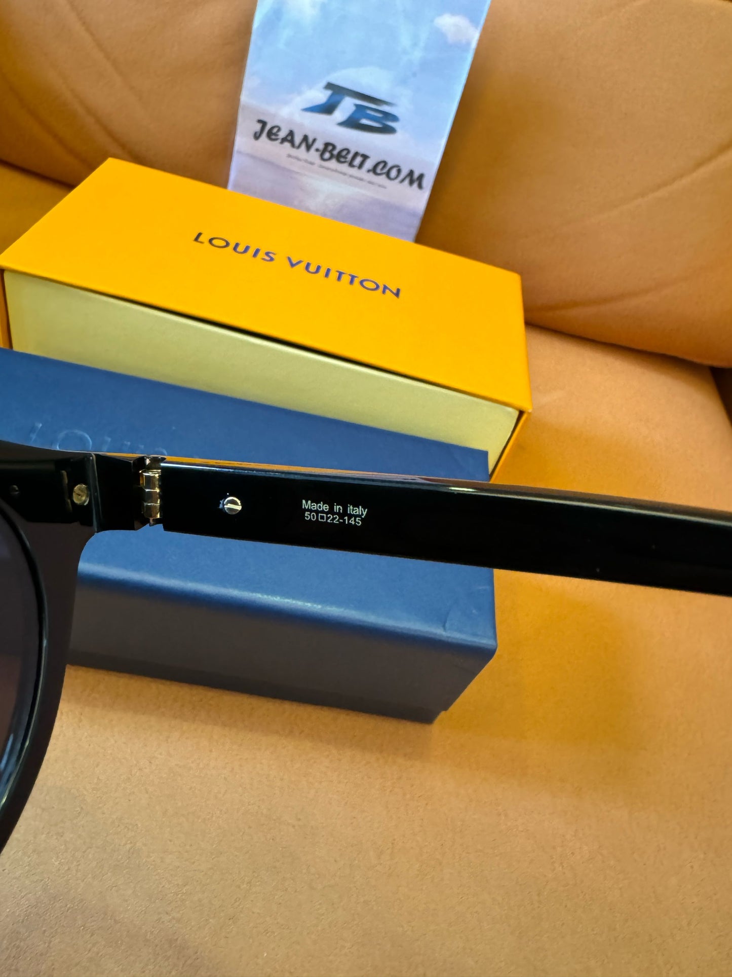 Louis Vuitton round frame sunglasses