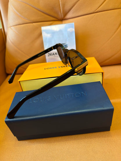 Louis Vuitton round frame sunglasses