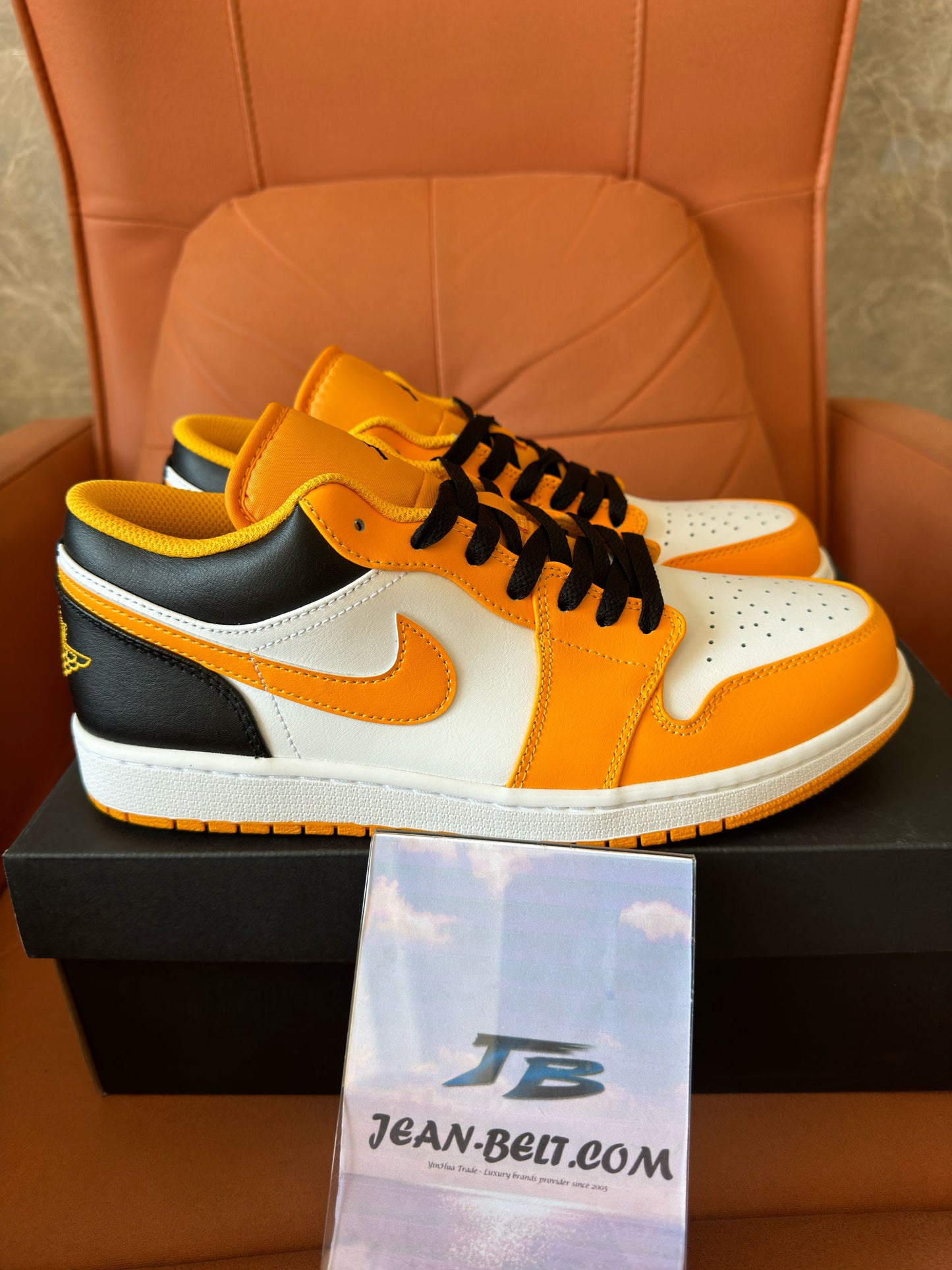 Air Jordan 1 Low "University Gold"