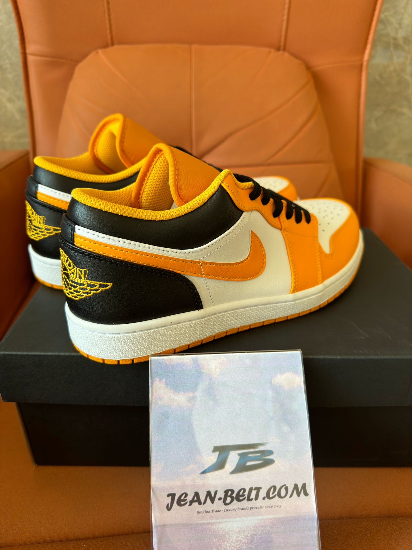 Air Jordan 1 Low "University Gold"