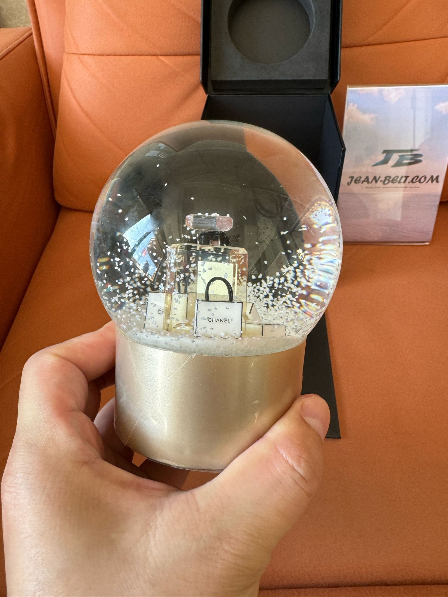 Chanel N°5 perfume snow globe - limited edition