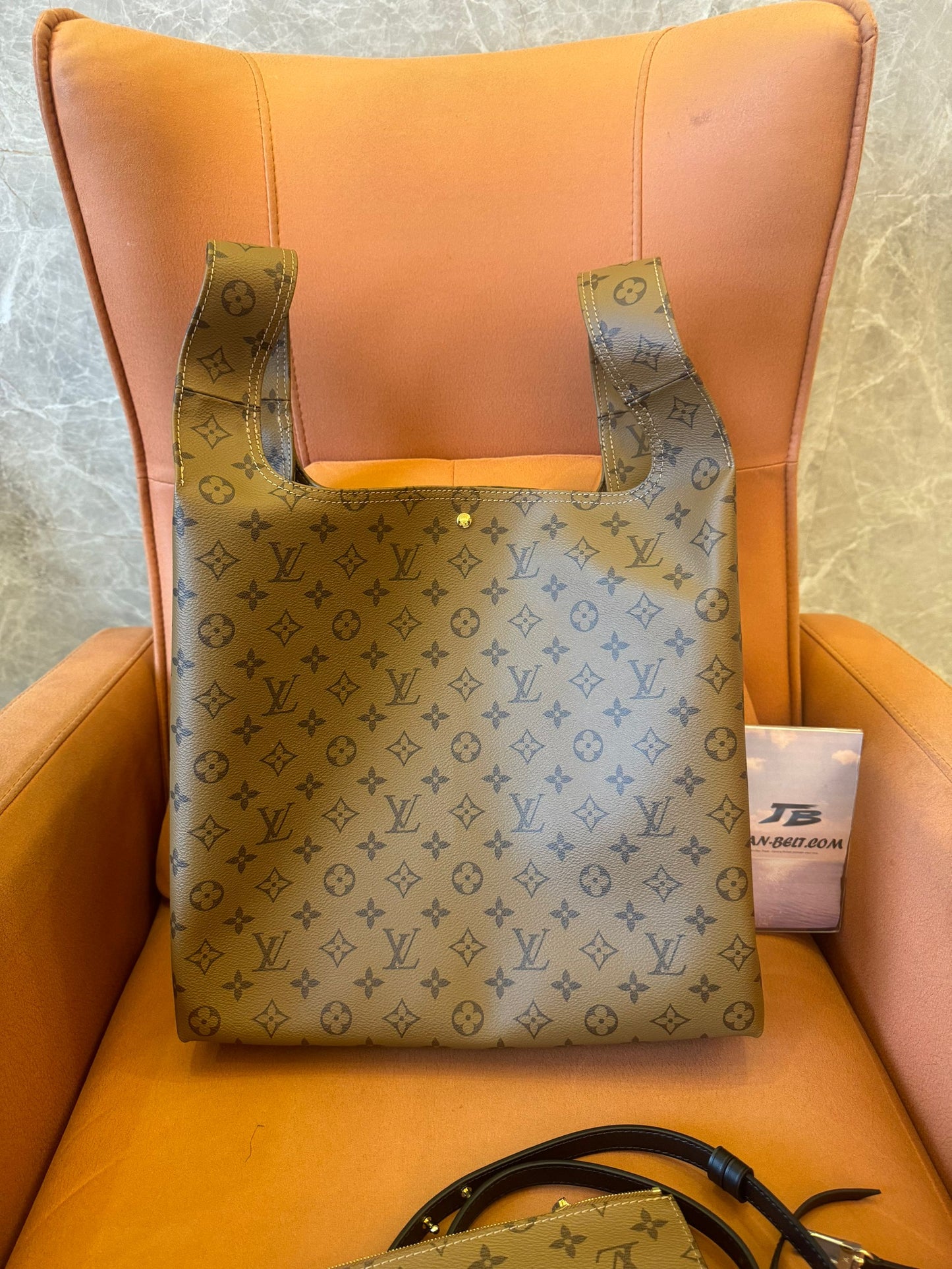 Louis Vuitton atlantis GM in reverse monogram