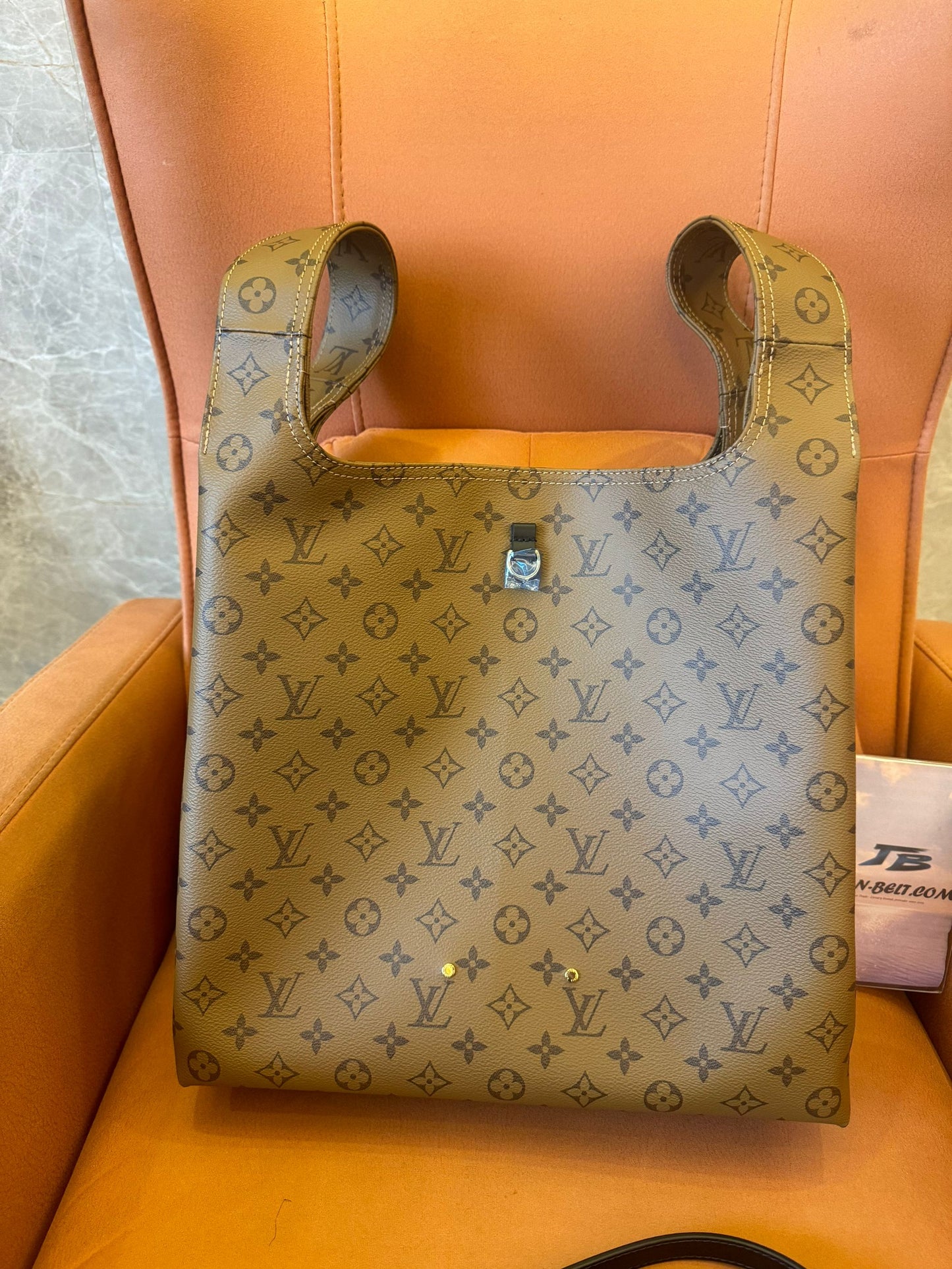 Louis Vuitton atlantis GM in reverse monogram