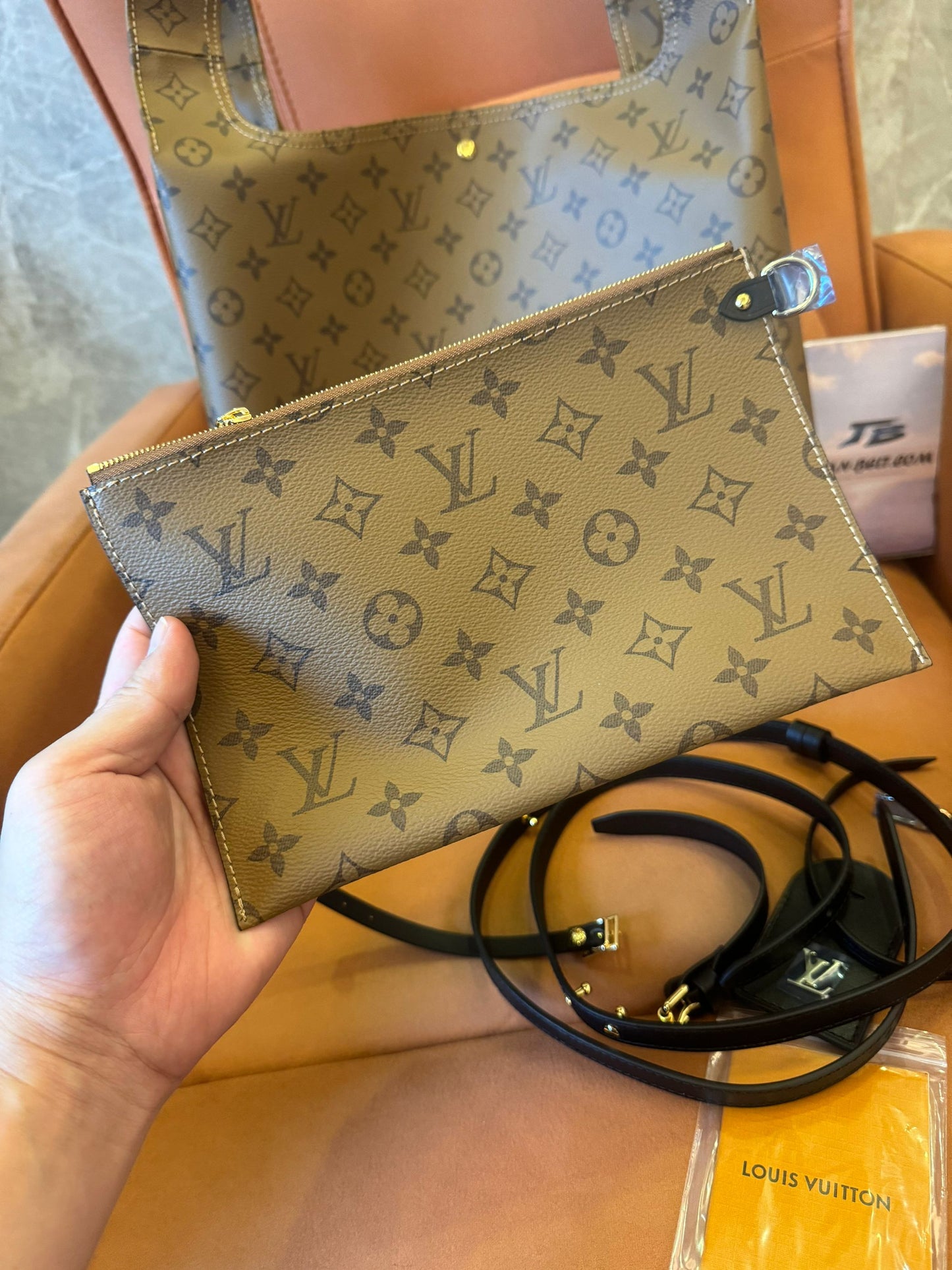 Louis Vuitton atlantis GM in reverse monogram