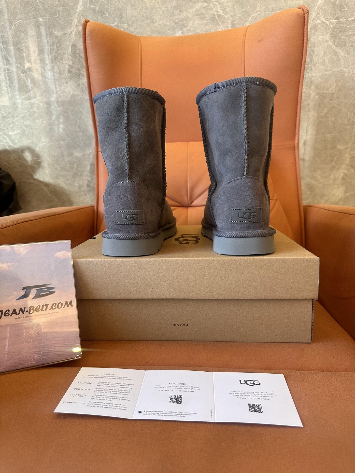 UGG classic II boot grey suede shearling lined