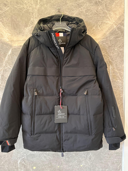 Moncler après-ski black down jacket with detachable hood