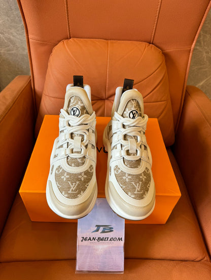 Louis Vuitton Archlight sneakers in beige monogram canvas