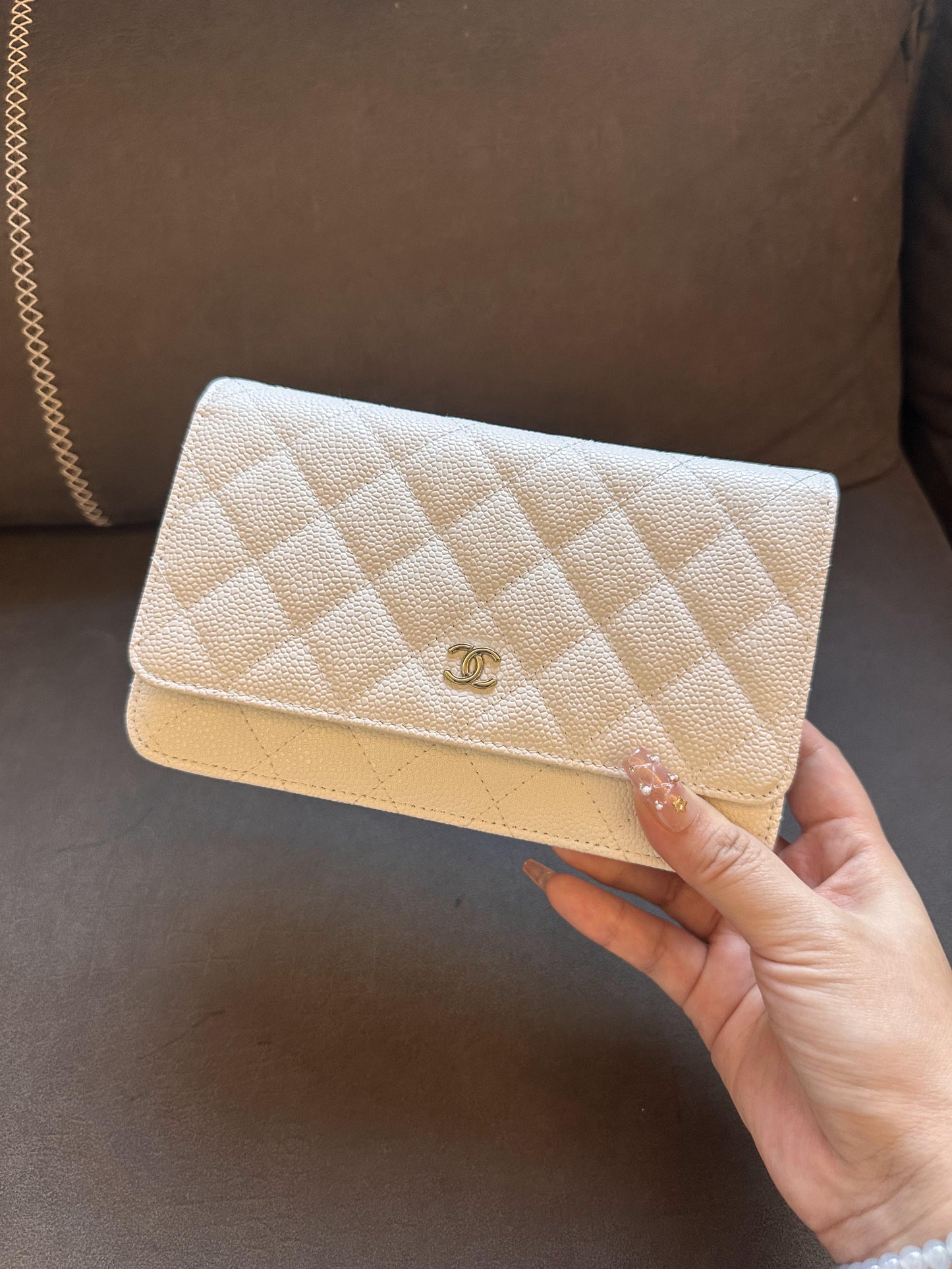 Chanel caviar quilted wallet on chain woc white