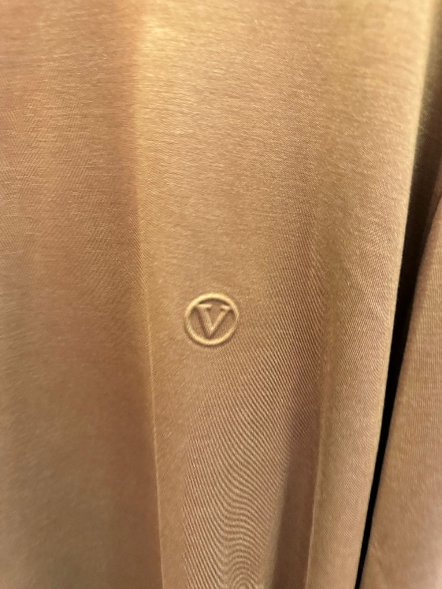 Louis Vuitton minimalist long-sleeve t-shirts in brown and khaki