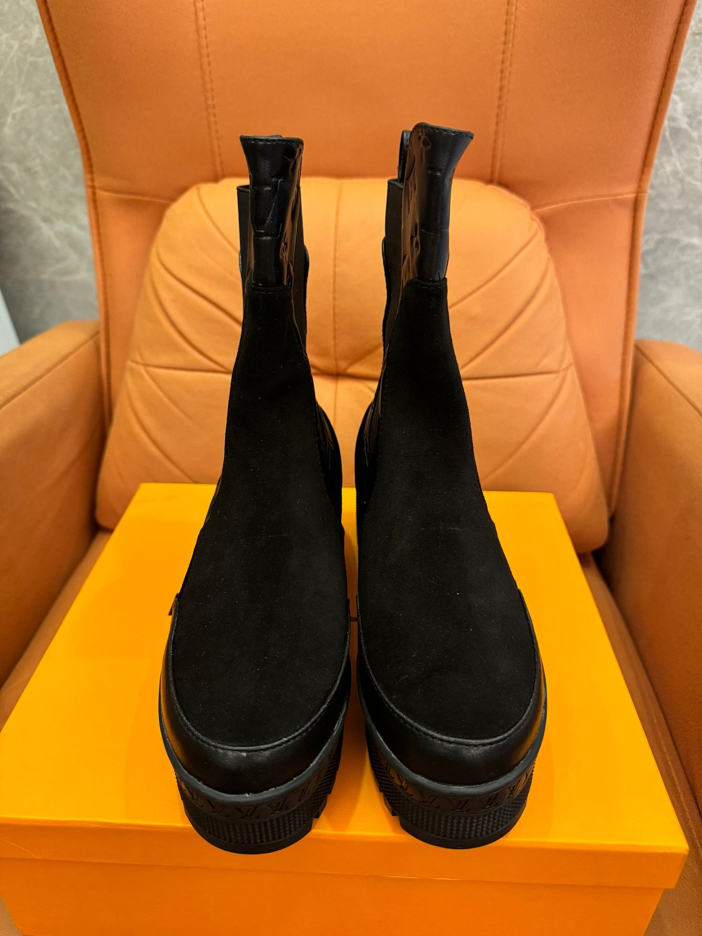 Louis Vuitton Laureate Platform chelsea boot