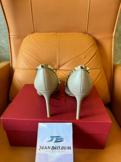 Valentino Garavani beige leather rockstud heels pumps