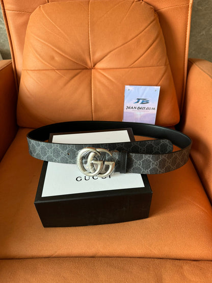 Gucci black GG supreme belt with silver interlocking G buckle