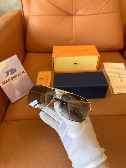 Louis Vuitton Navigator square sunglasses