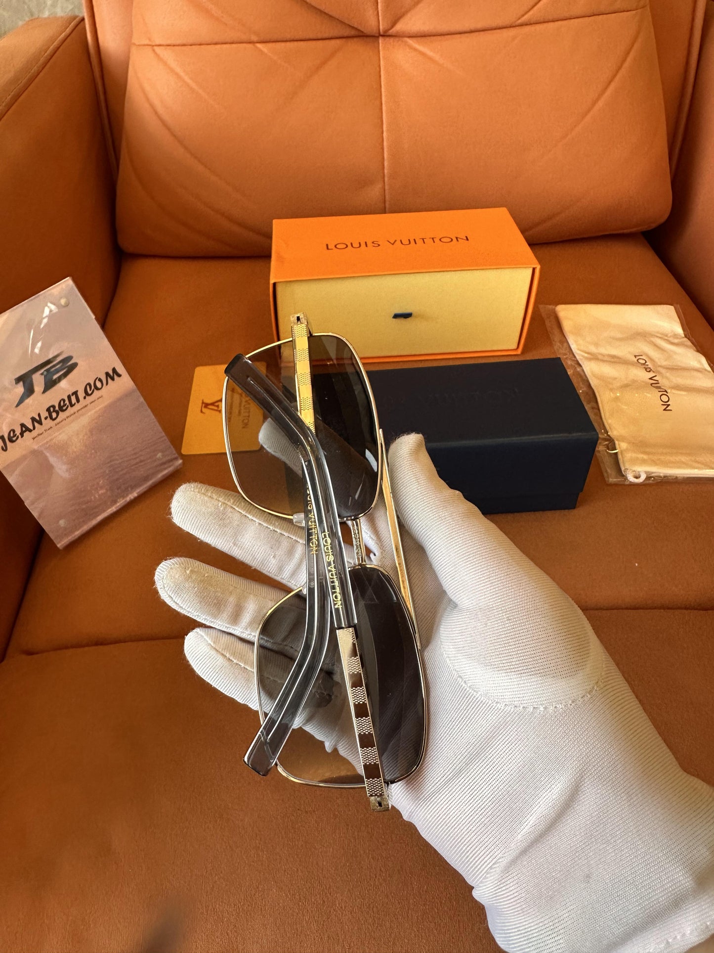 Louis Vuitton Navigator square sunglasses