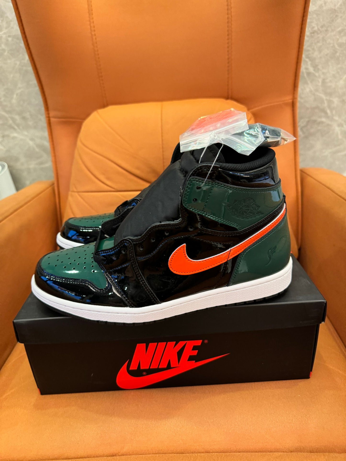 Nike Air Jordan 1 high OG "pine green patent"