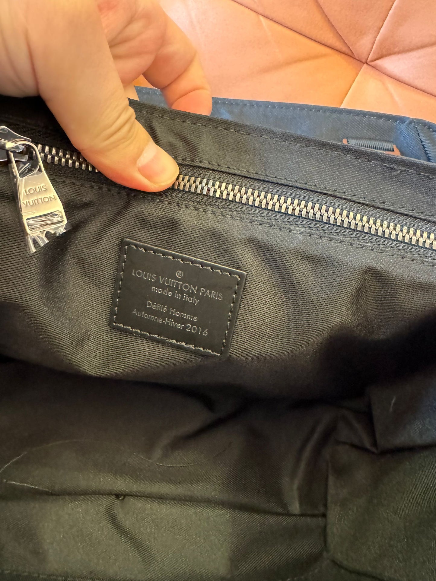 Louis Vuitton messenger pm voyager bag