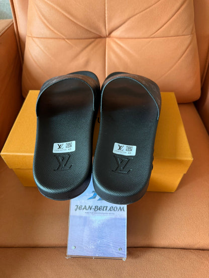 Louis Vuitton Waterfront monogram Eclipse slides