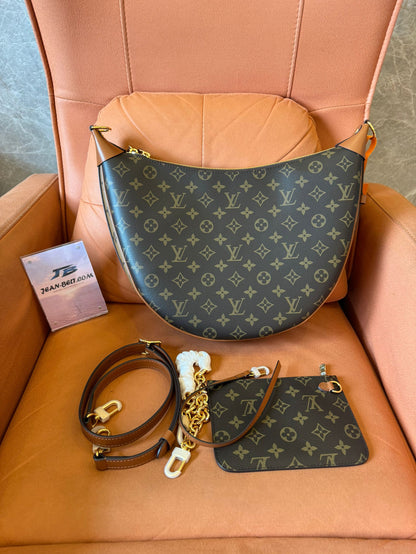 Louis Vuitton loop hobo bag