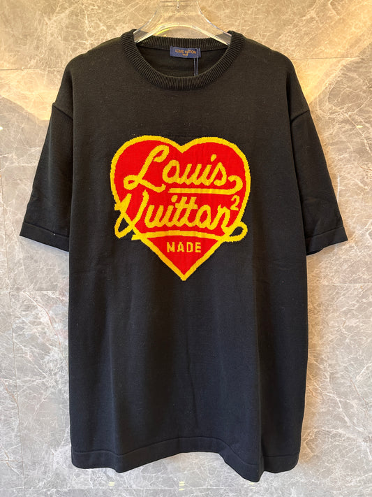 Louis Vuitton heart logo black t-shirt