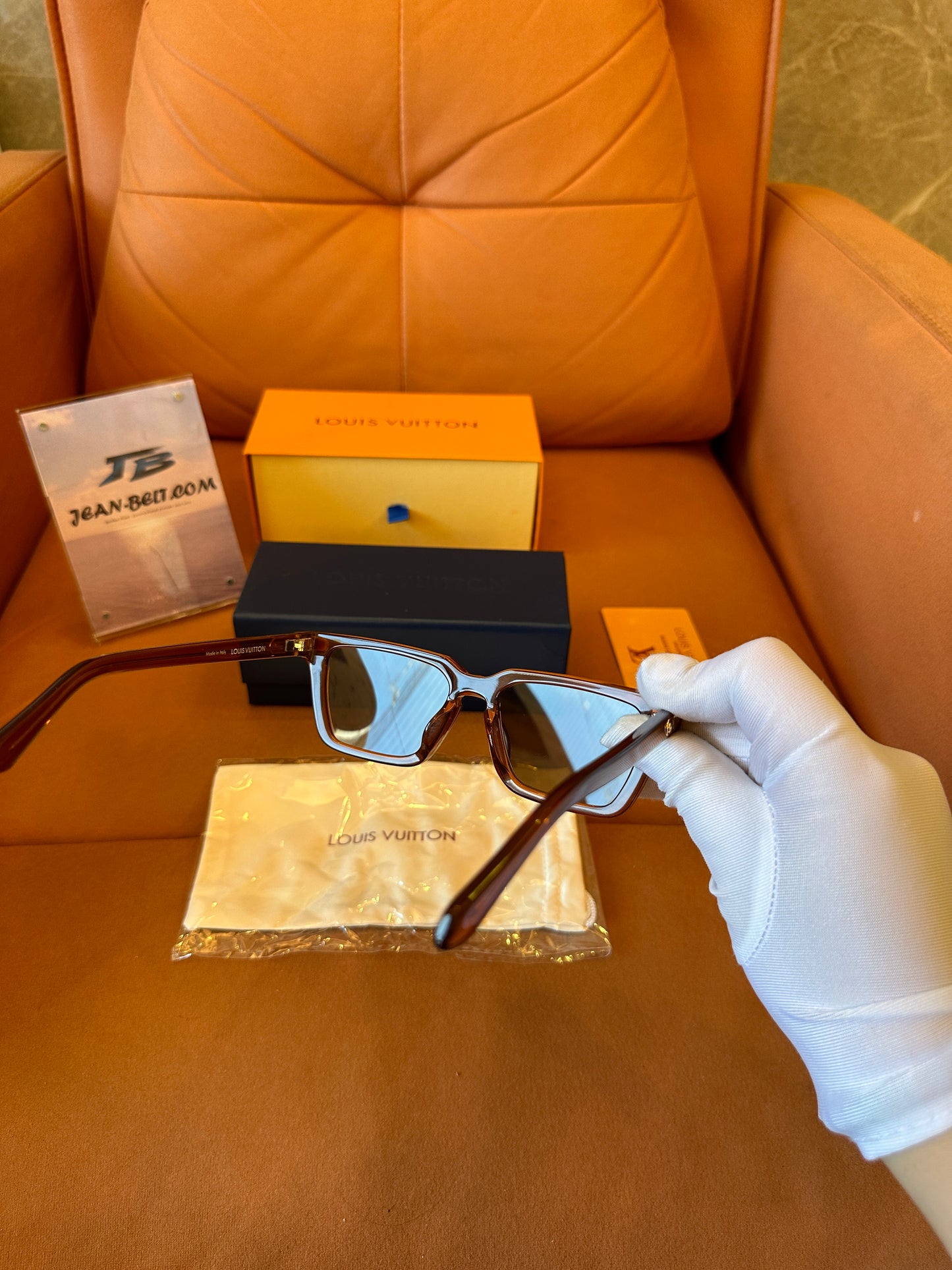 Louis Vuitton square sunglasses Z1123W - amber