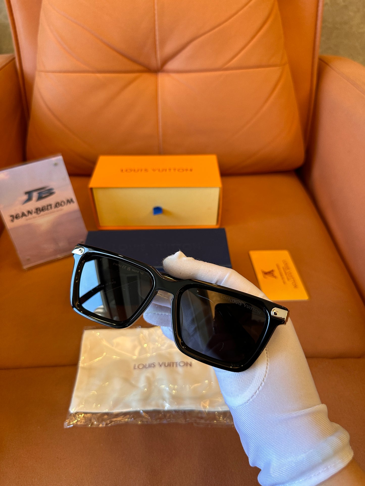 Louis Vuitton square sunglasses Z1090W