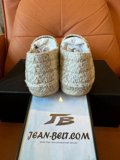 Chanel beige and black tweed espadrilles with iconic CC logo