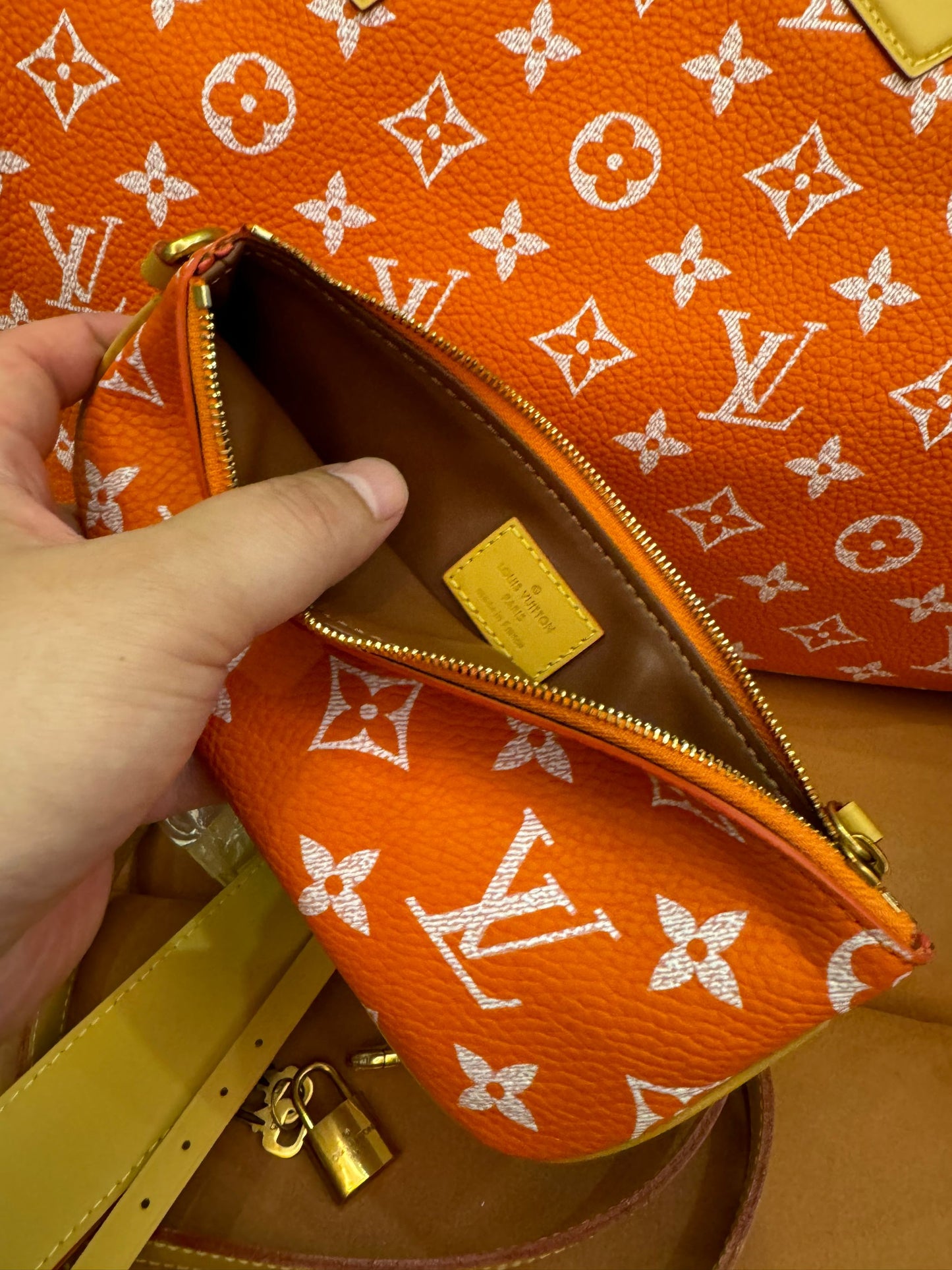 Louis Vuitton monogram orange canvasspeedy bandoulière 30