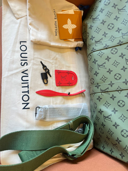 Louis Vuitton LV unisex keepall bandoulière  monogram  travel beg