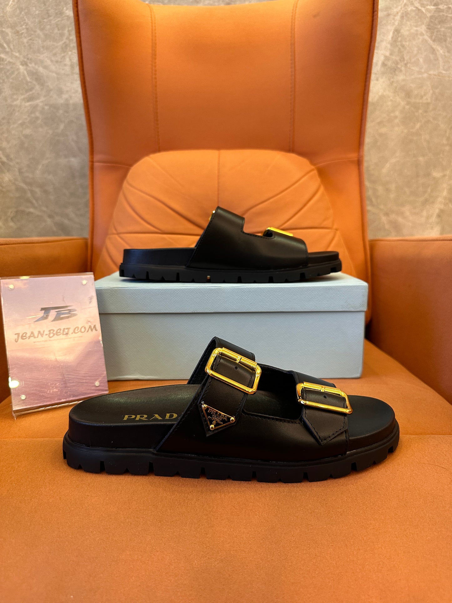 Prada slipper for unisex black