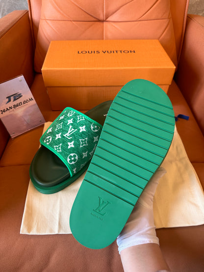 Louis Vuitton slipper