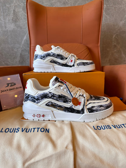 Louis Vuitton trainer shoes for unisex