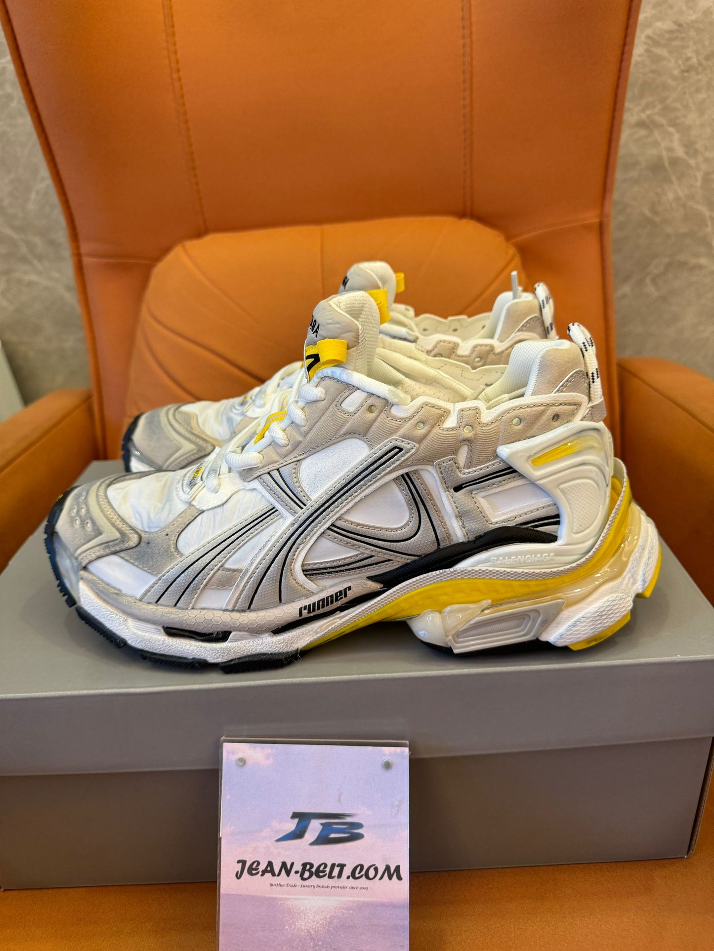 Balenciaga runner shoes for unisex